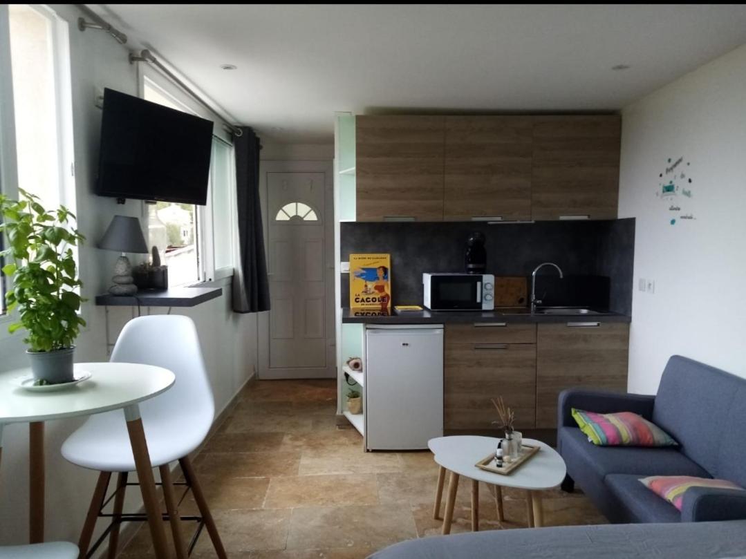 D'environ 20m2, Piscine, Vue Mer, Pour 2 Personnes Appartement