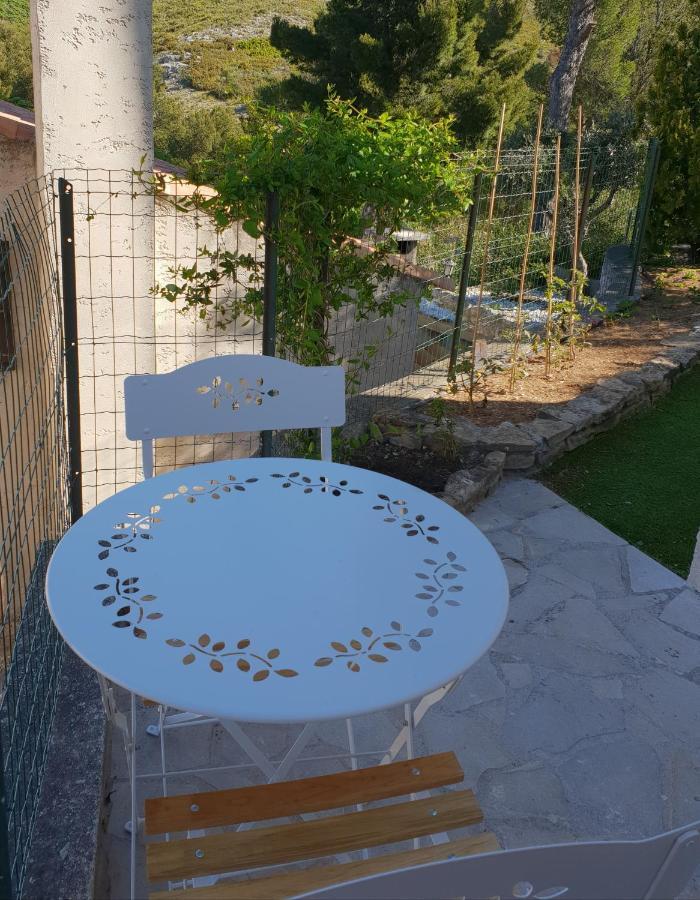D'environ 20m2, Piscine, Vue Mer, Pour 2 Personnes Appartement Marseille