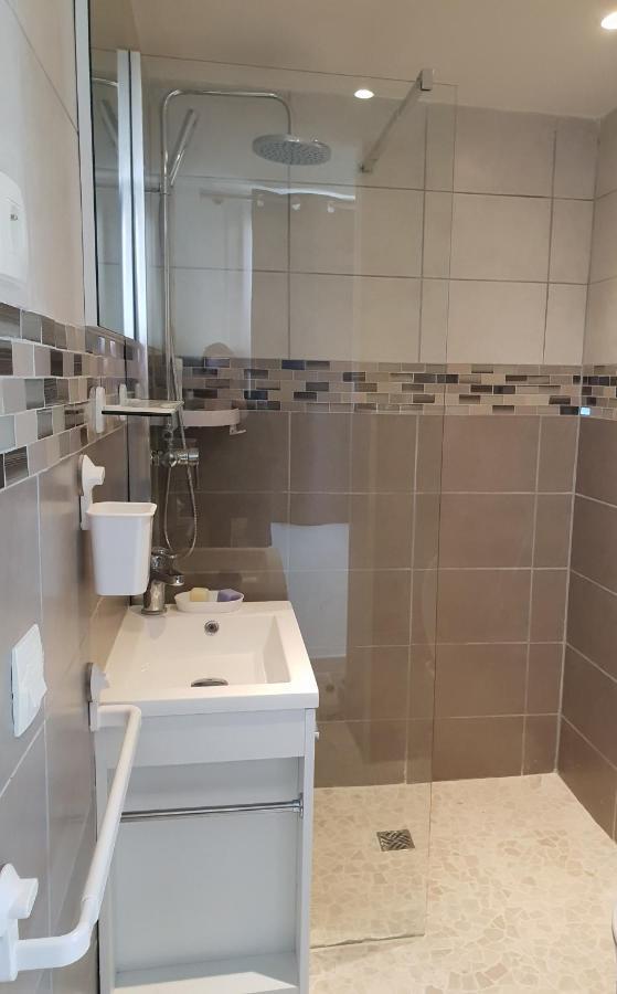 D'environ 20m2, Piscine, Vue Mer, Pour 2 Personnes Appartement Marseille