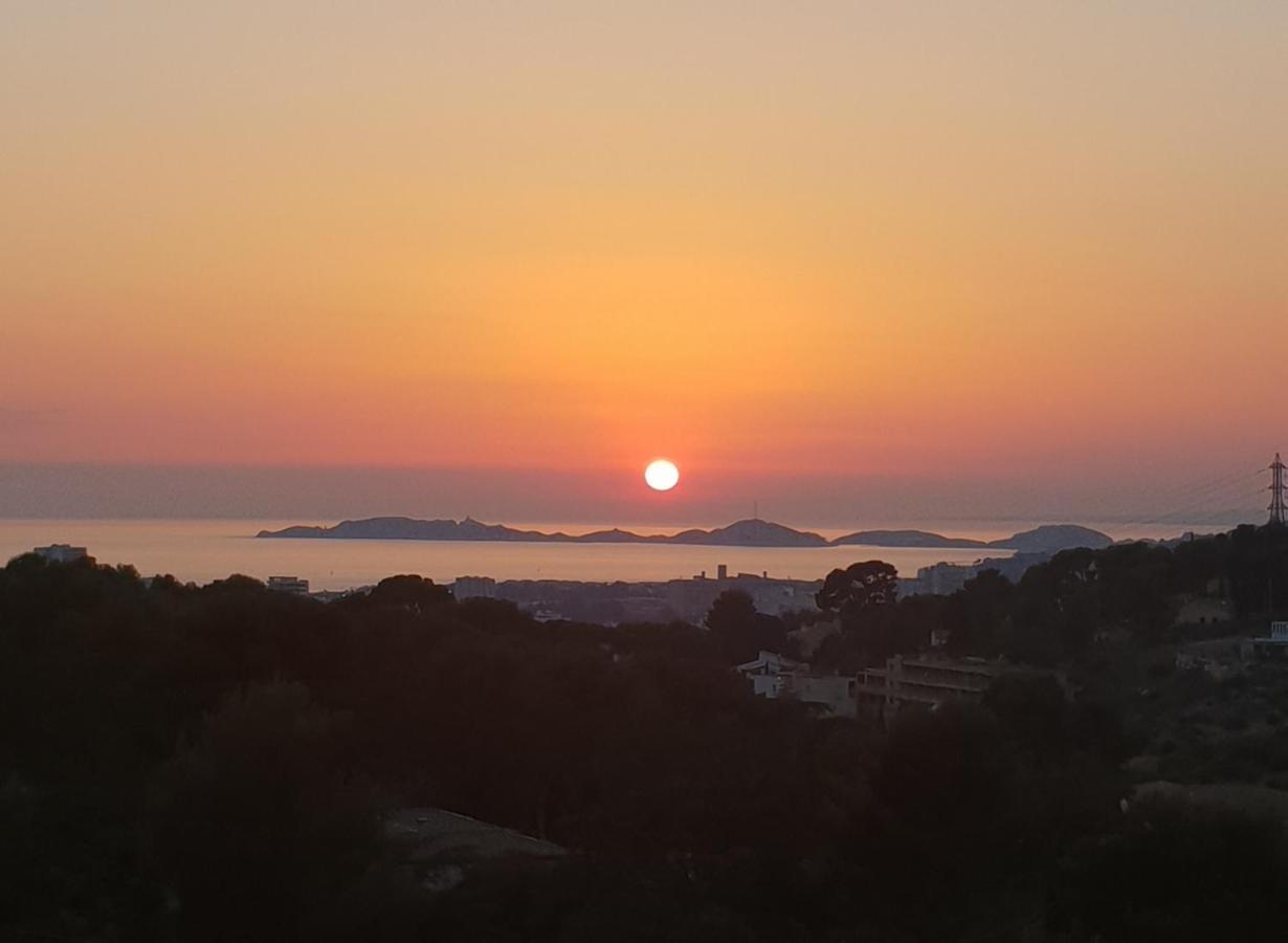 Apartment D'environ 20m2, Piscine, Vue Mer, Pour 2 Personnes Marseille